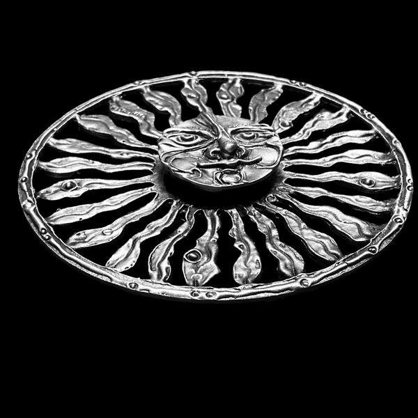 Sun Face with Narrow Rays