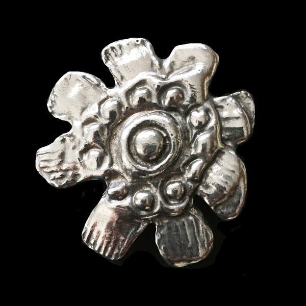 Daisy Flower Pin